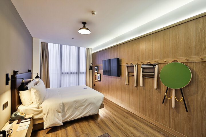 Room 15 of 36