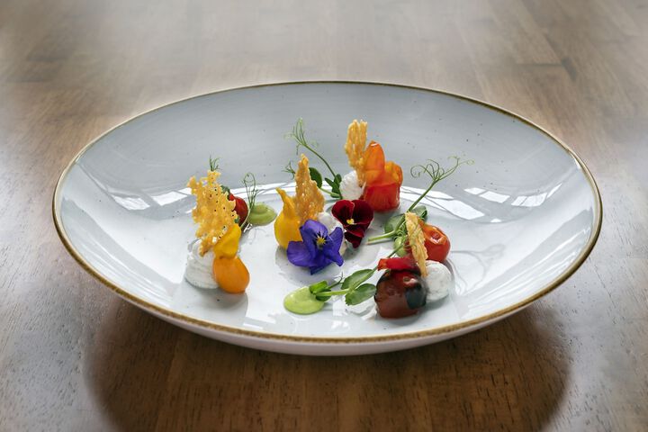 Dining 20 of 32