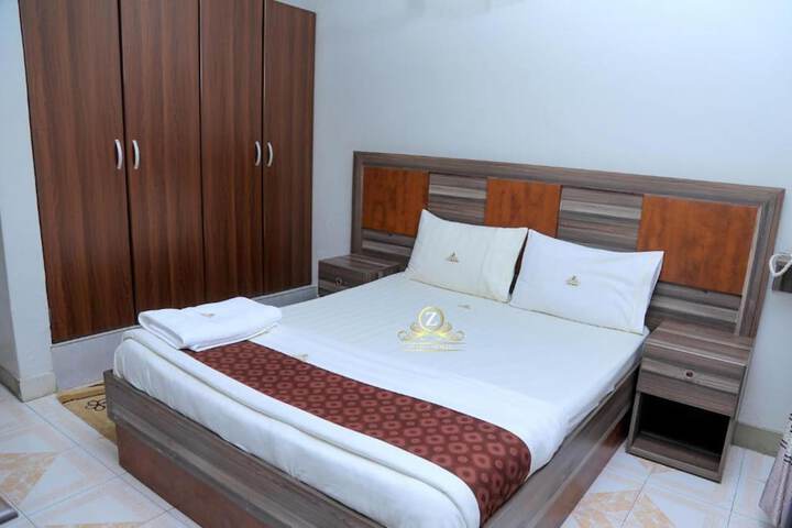 Room 6 of 31