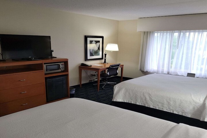 Room 6 of 17