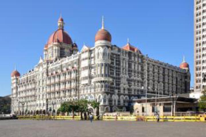 Exterior of Hotel Landmark Fort