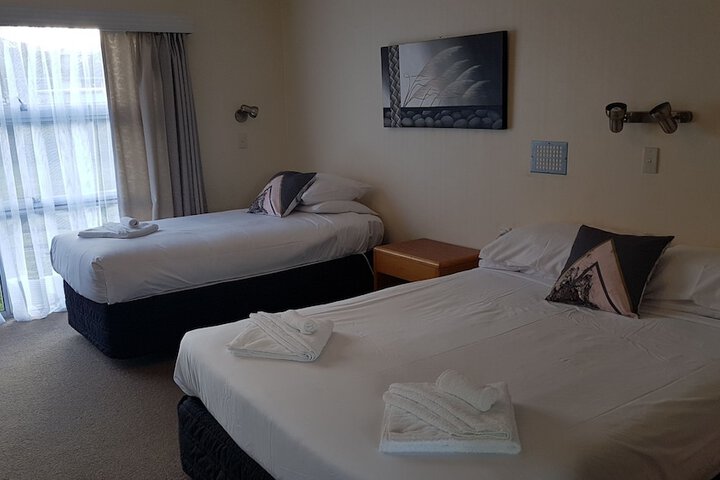 Room 6 of 37