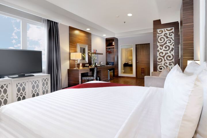 Room 13 of 32