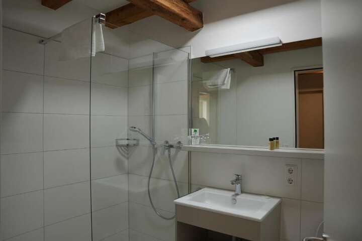 Room 3 of 19