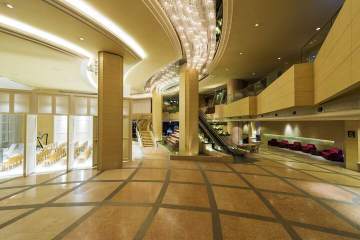Entrance & Lobby