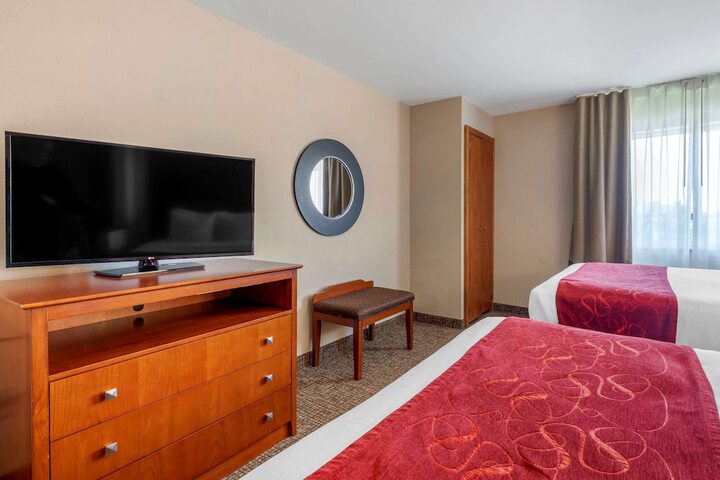 1 King Bed Suite (43 of 44)