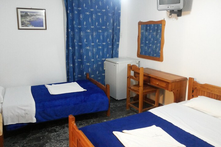 Room 16 of 76