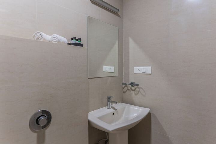 Room 13 of 35