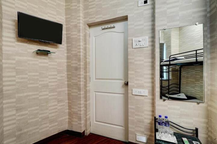 Room 13 of 19
