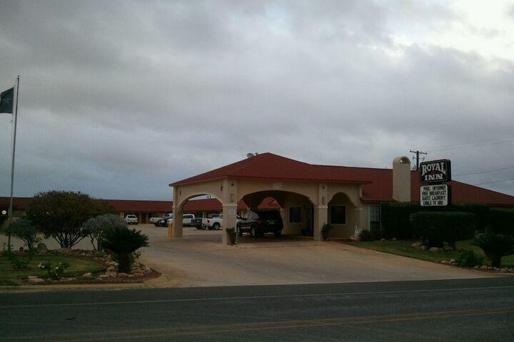 Royal Inn Pearsall in Pearsall, TX