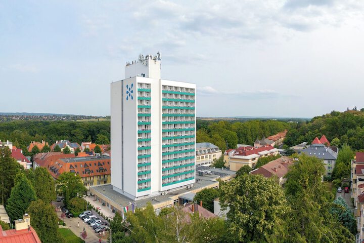 Hotel 27 of 28