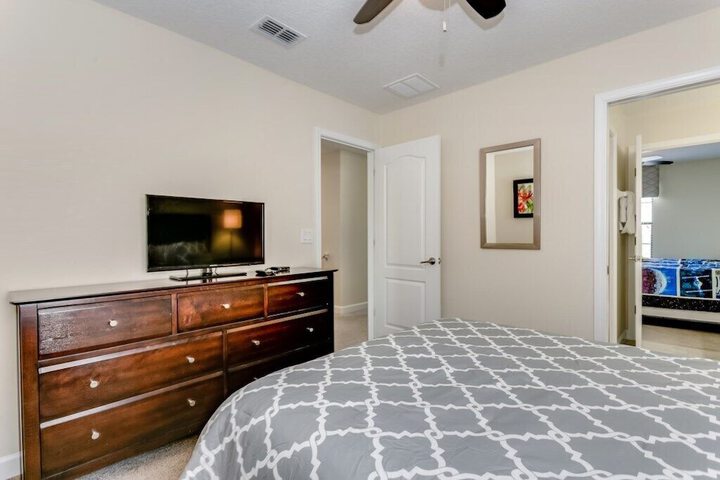 Room 21 of 71
