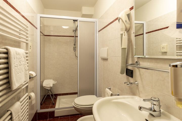 Room 34 of 113