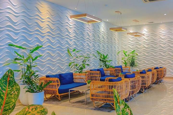 Entrance & Lobby