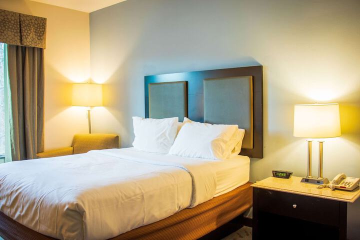2 Queen Beds (4 of 13)
