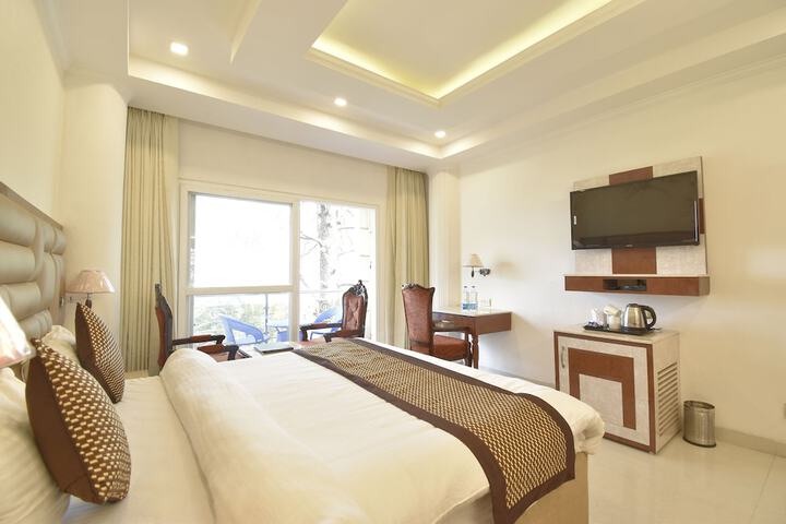 Room 25 of 111
