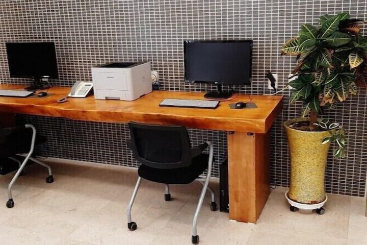 Business Center 75 of 84