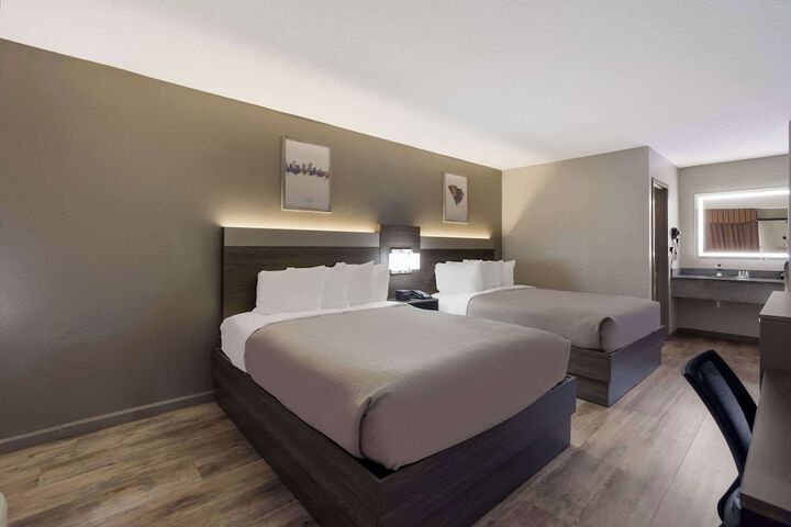 Double Accessible King Size Bed (4 of 6)