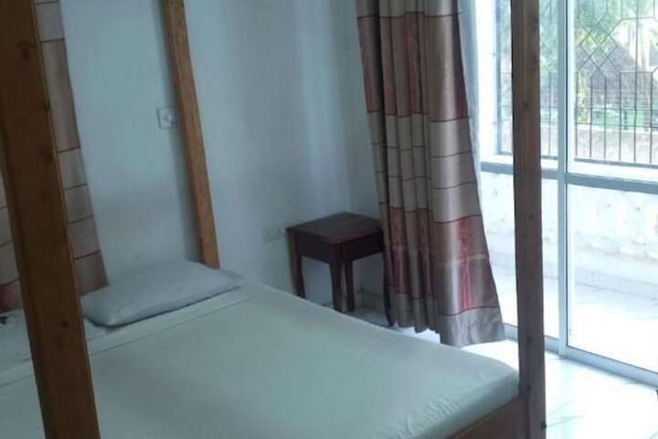 Room 9 of 36