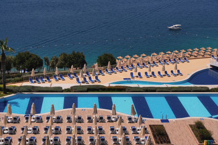 Pool 35 of 120