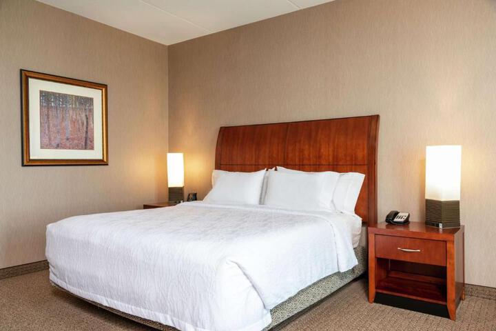 1 King Bed (17 of 22)