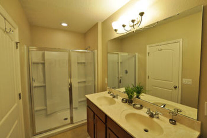 Room 3 of 27