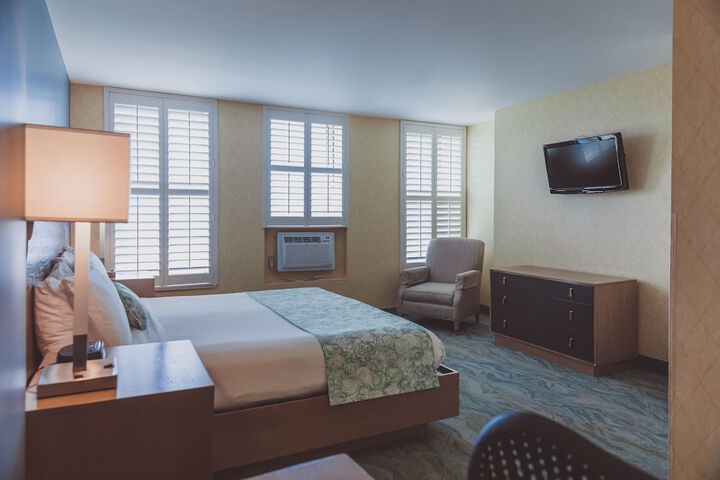 1 King Bed Park View (19 of 19)