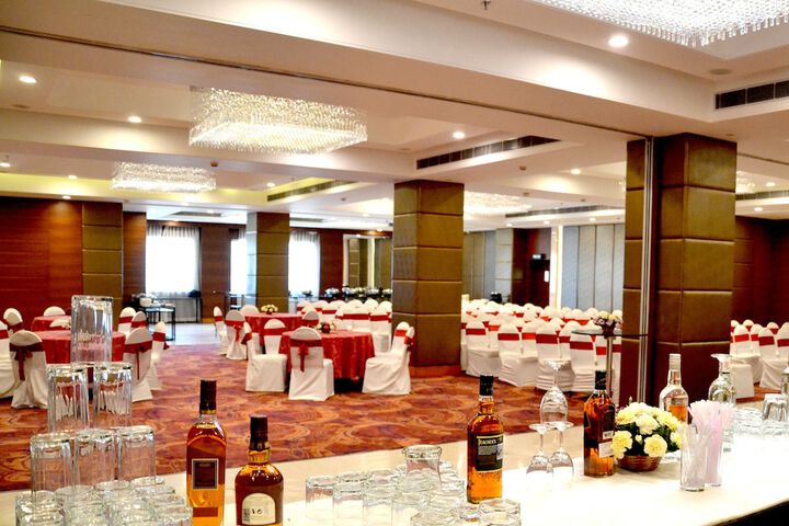 Ballroom/Hall 60 of 65