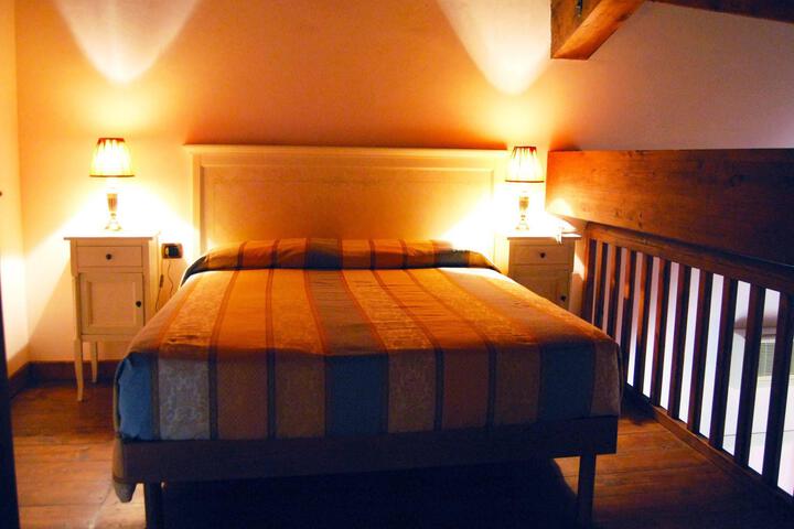 Room 4 of 10