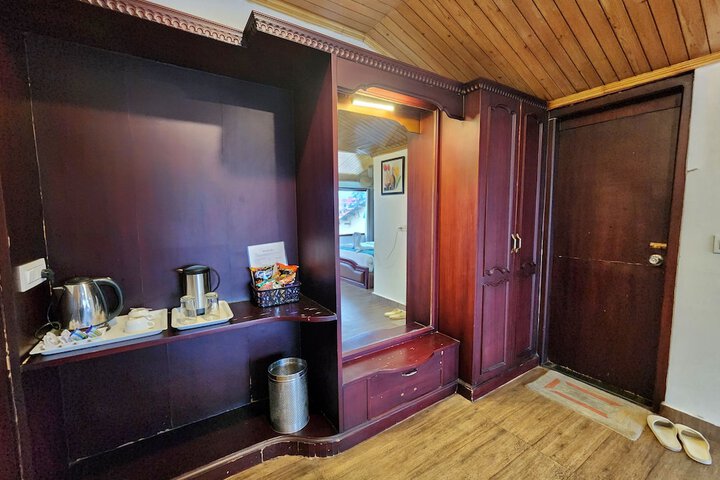 Room 105 of 174