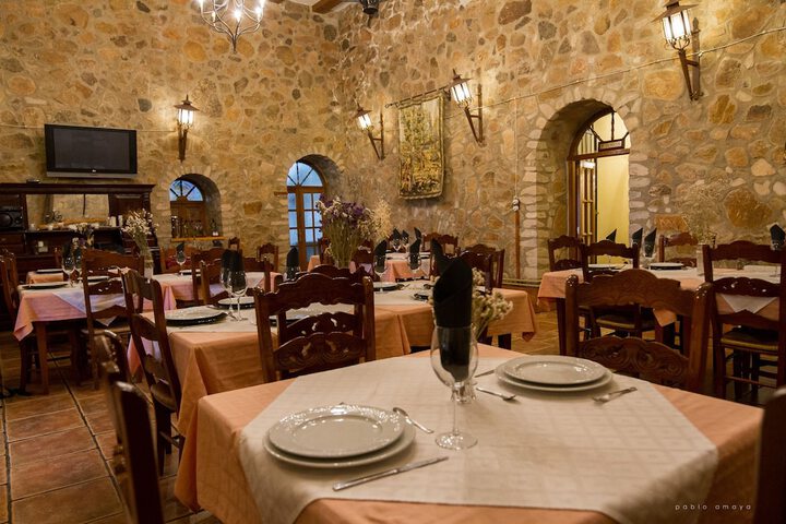 Dining 20 of 50