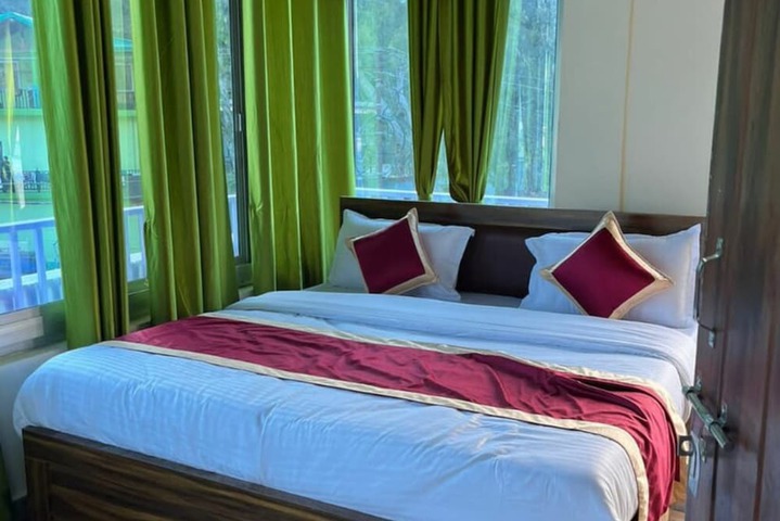 Room 15 of 24