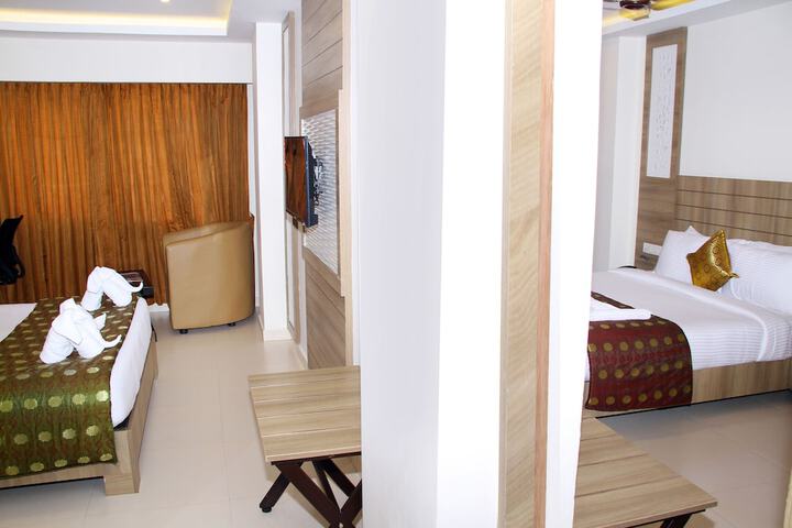 Room 11 of 24