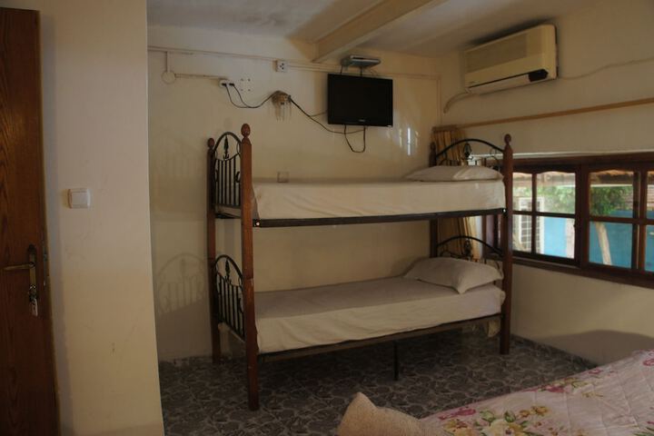 Room 4 of 11