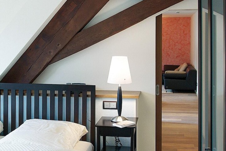 Room 4 of 67