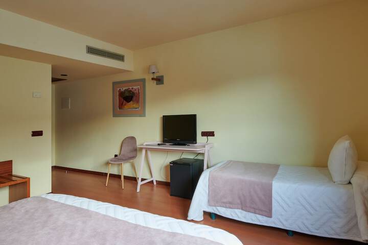 Room 70 of 186