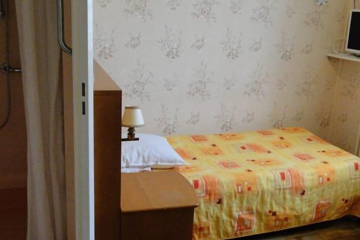 Room 4 of 11