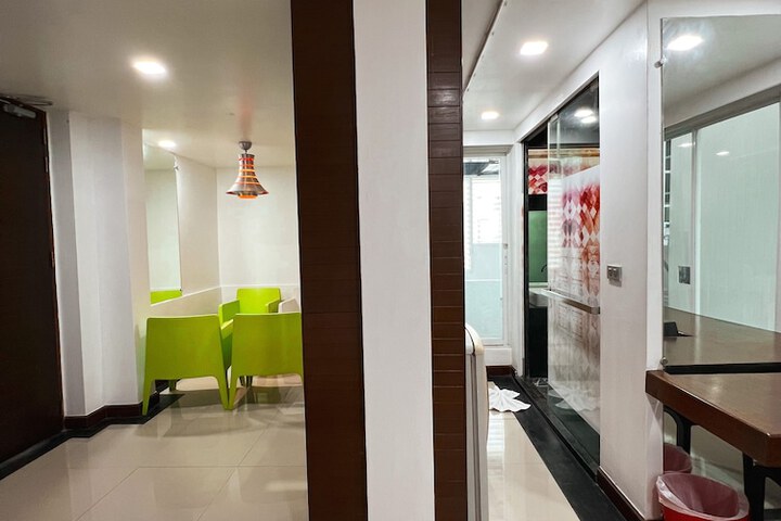 Room 32 of 113