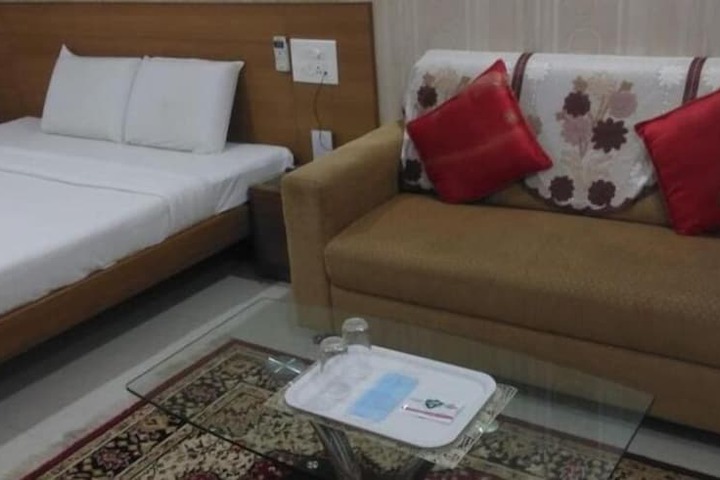 Room 9 of 48