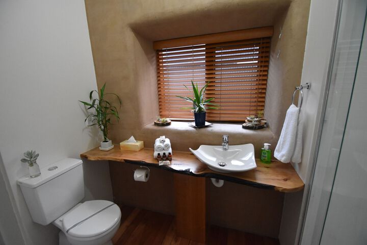 Room 2 of 16
