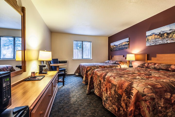 Room 4 of 18