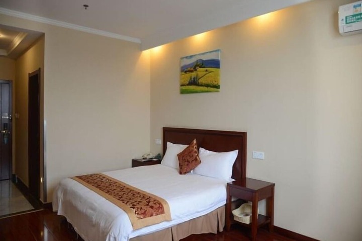 Room 10 of 23