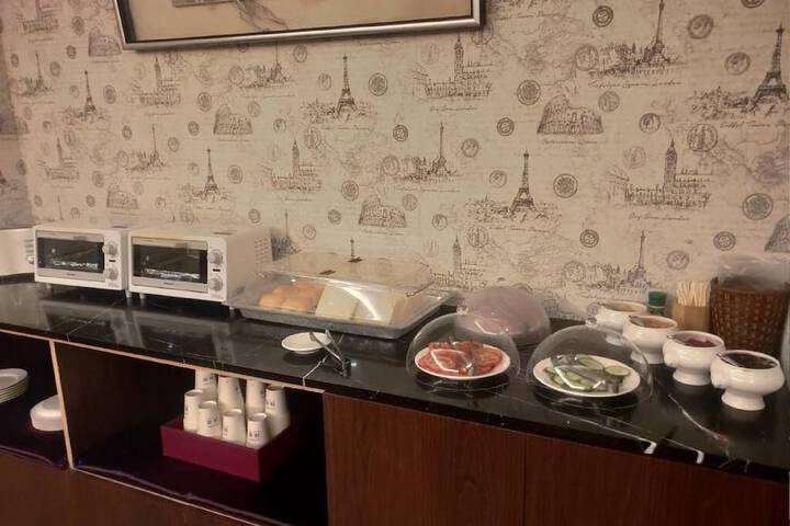 Dining 67 of 68