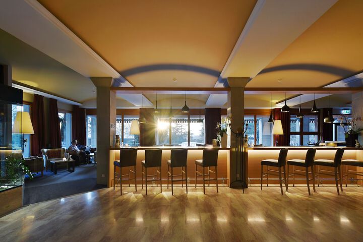 Lounge 60 of 71