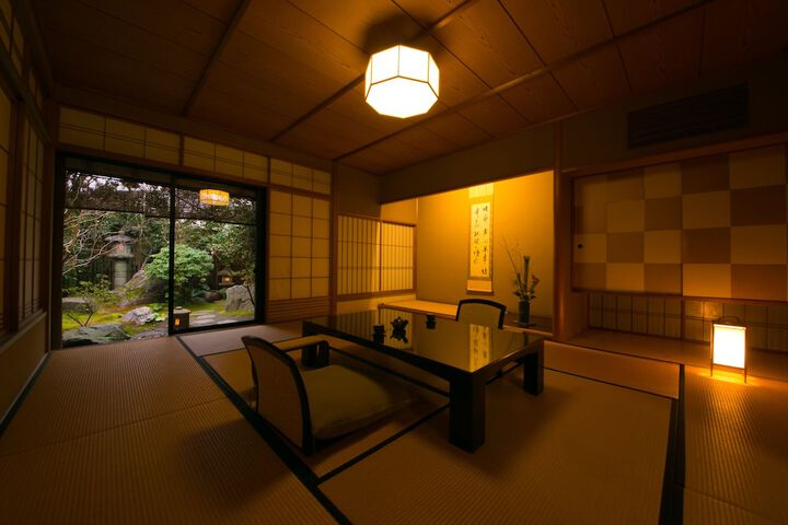 Room 23 of 111