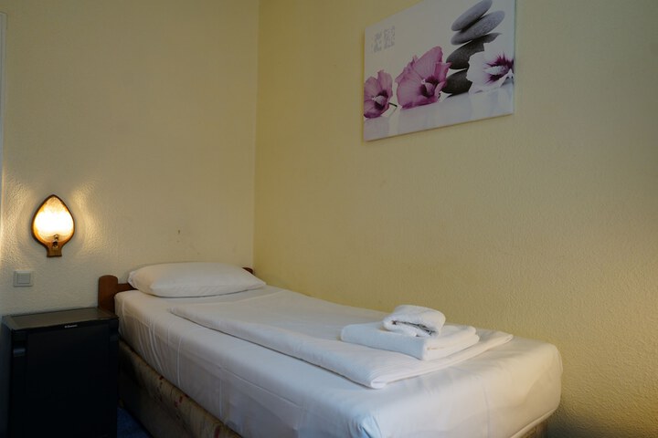 Room 46 of 82