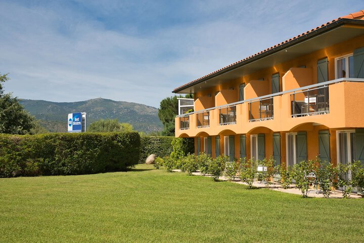 Hotel 48 of 52