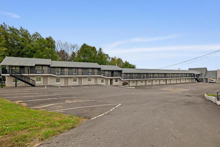 Hotel 4 of 16