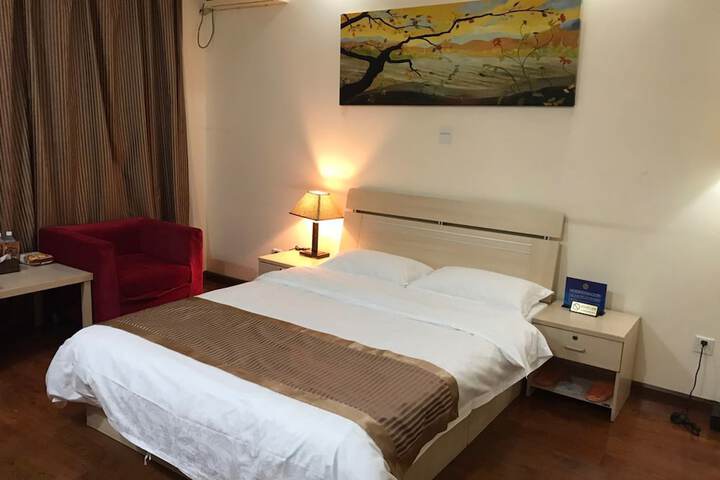 Room 5 of 27