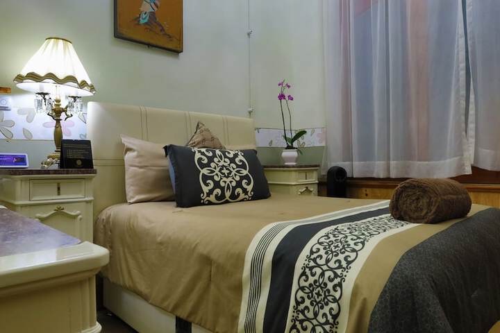 Room 12 of 43